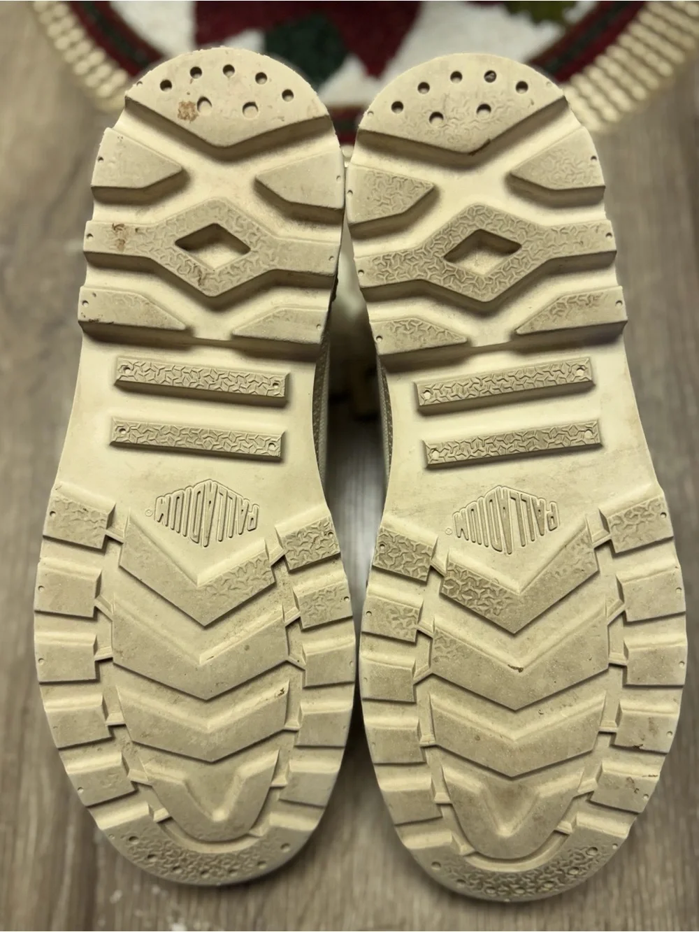 Palladium Unisex Baggy Canvas Boots Off White Off-White Men's 9 Women's 10.5